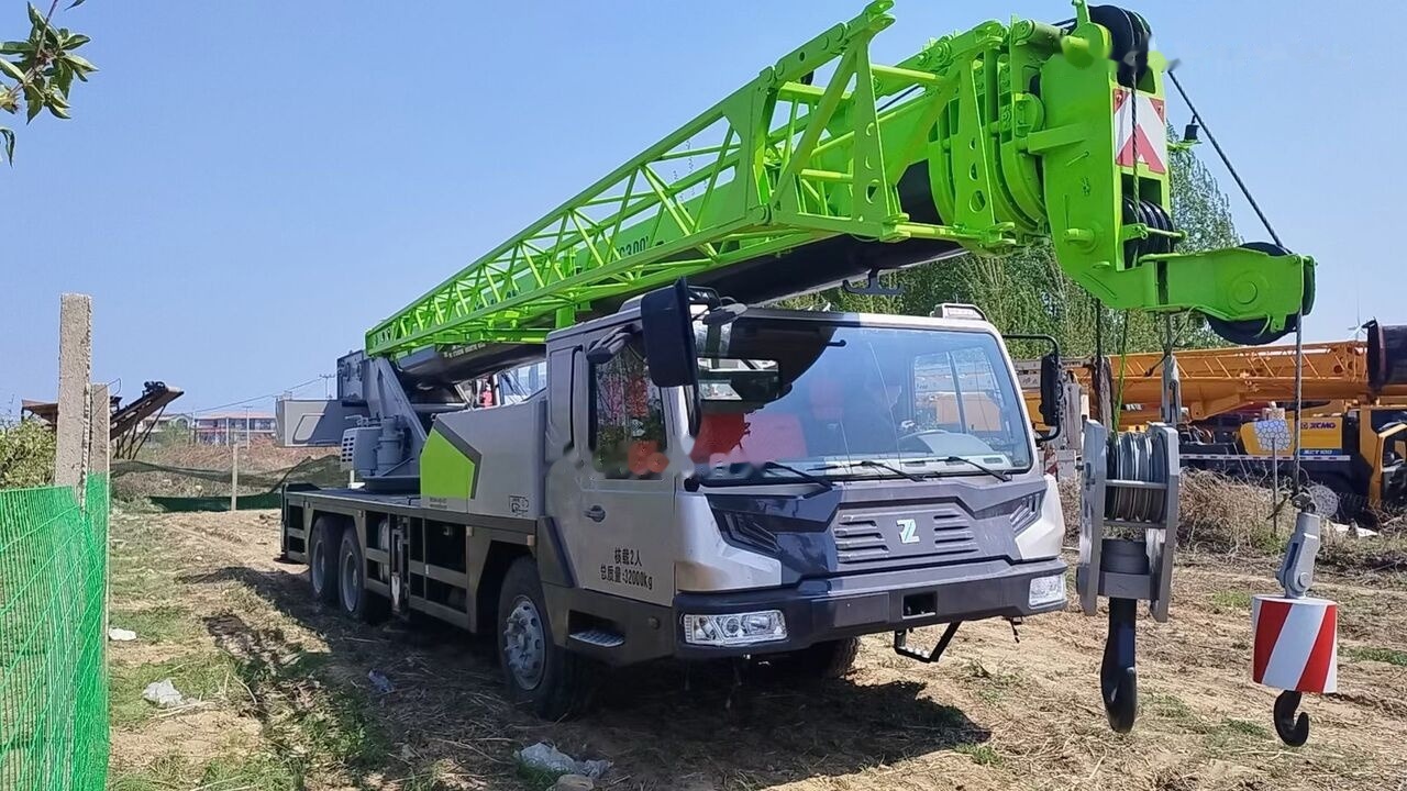 Zoomlion ZTC300V Crane - 移动式起重机:图1 Zoomlion ZTC300V Crane - 移动式起重机:图1