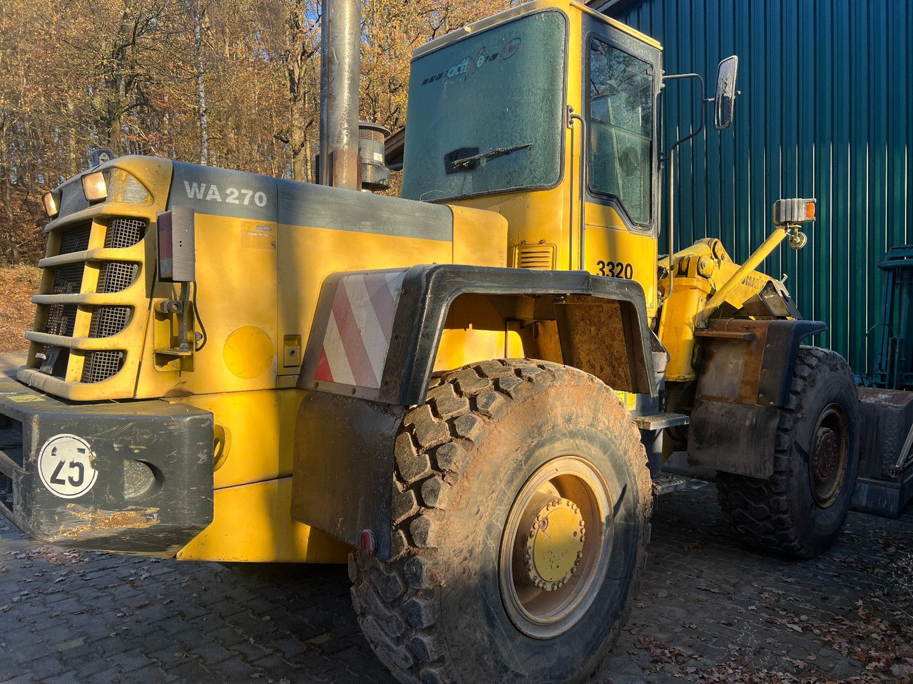 Komatsu WA 270 - 轮式装载机:图1 Komatsu WA 270 - 轮式装载机:图1
