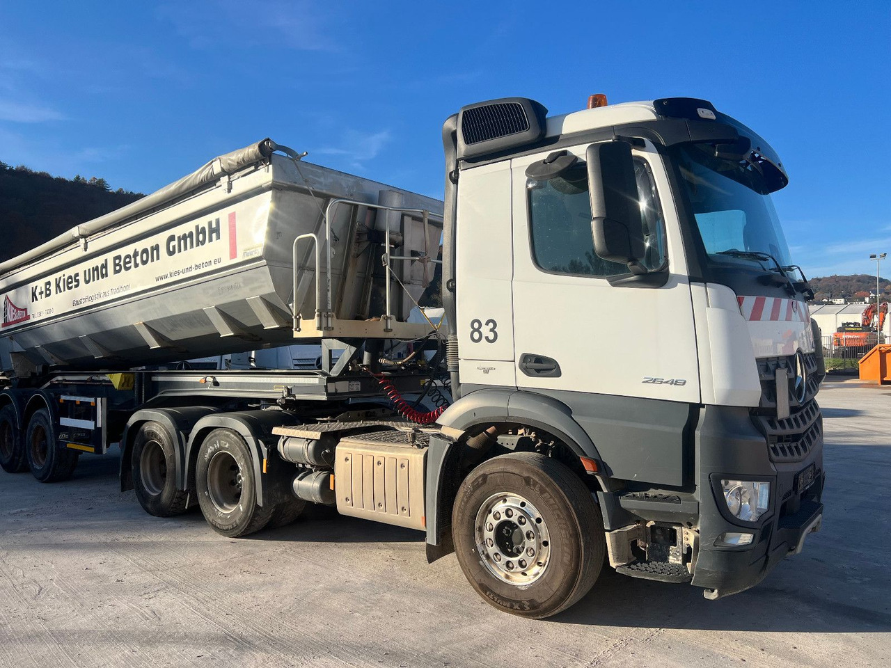 Mercedes-Benz 2648 mit Kippauflieger - 牵引车:图1 Mercedes-Benz 2648 mit Kippauflieger - 牵引车:图1