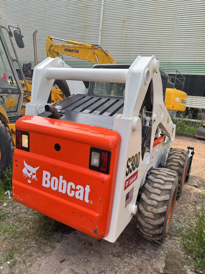 BOBCAT S300 - 反铲装载机:图4 BOBCAT S300 - 反铲装载机:图4