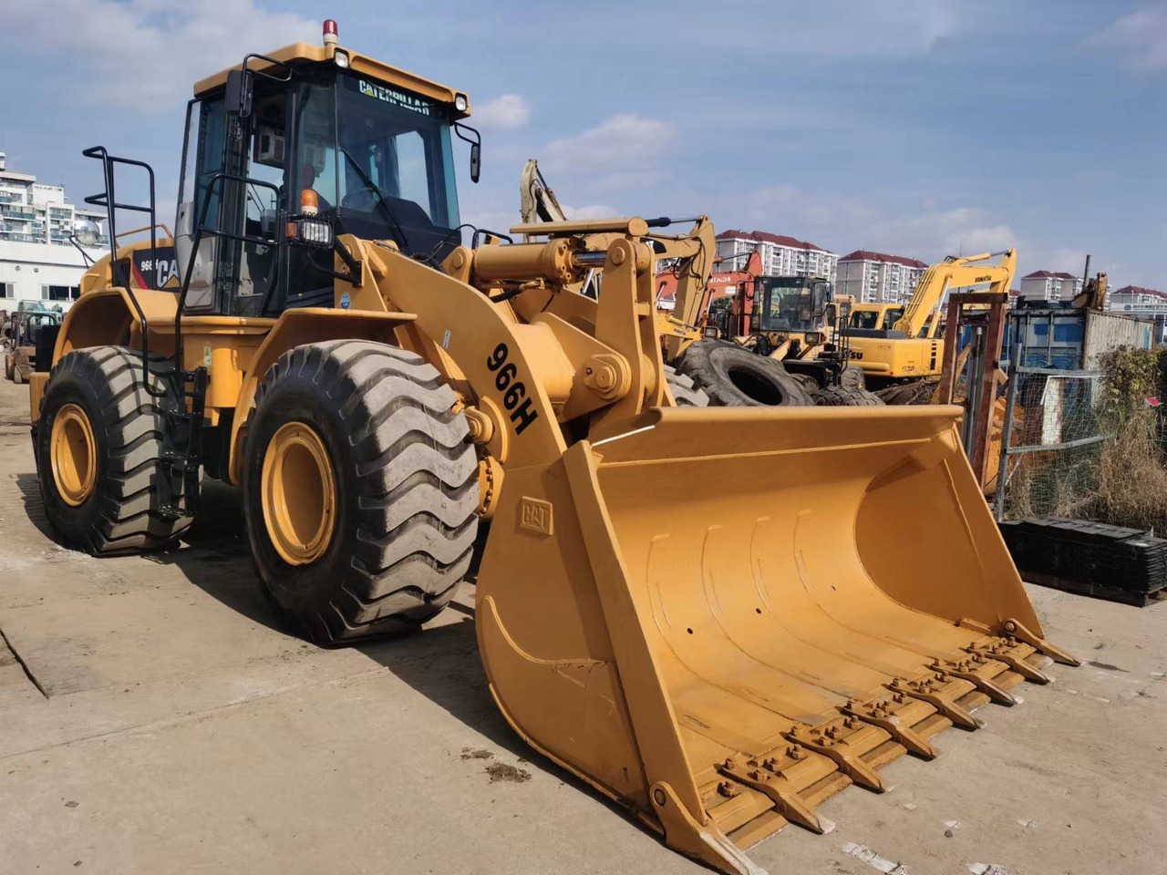 CAT 966H - 轮式装载机:图1 CAT 966H - 轮式装载机:图1