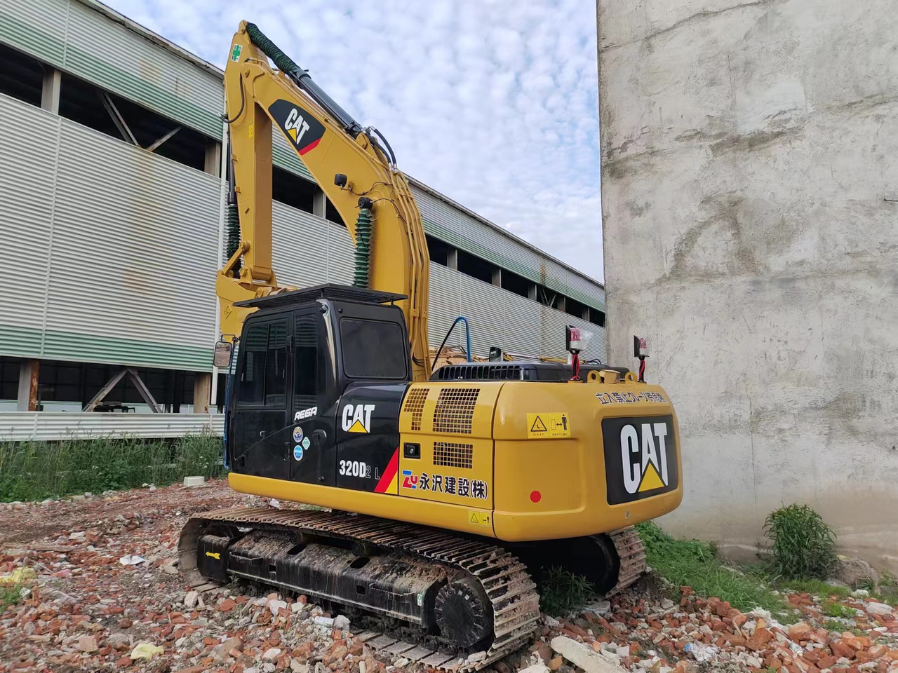 CATERPILLAR 320D2L CAT 320D - 履带式挖掘机:图1 CATERPILLAR 320D2L CAT 320D - 履带式挖掘机:图1
