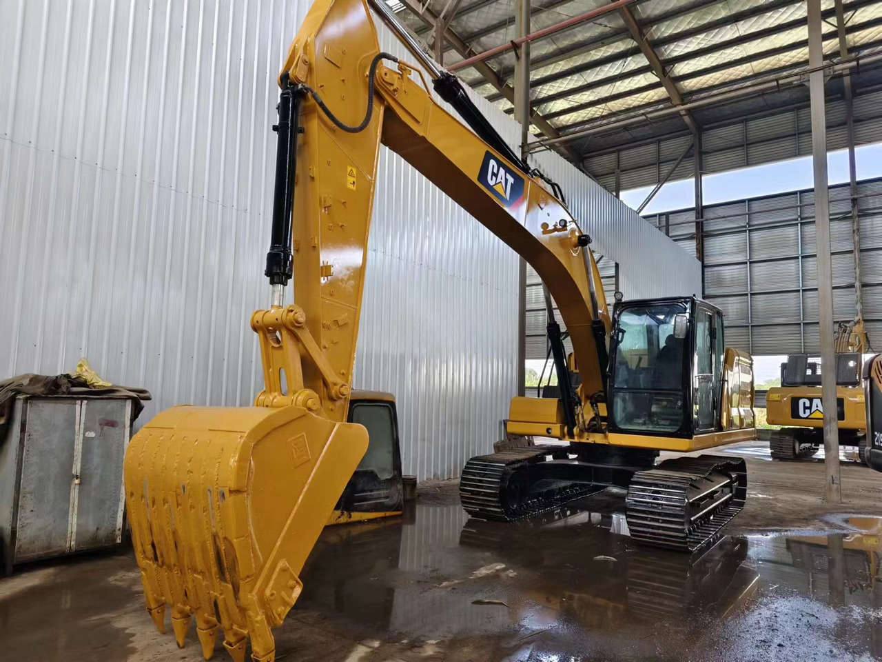 CATERPILLAR 320GC CAT 320 - 履带式挖掘机:图2 CATERPILLAR 320GC CAT 320 - 履带式挖掘机:图2