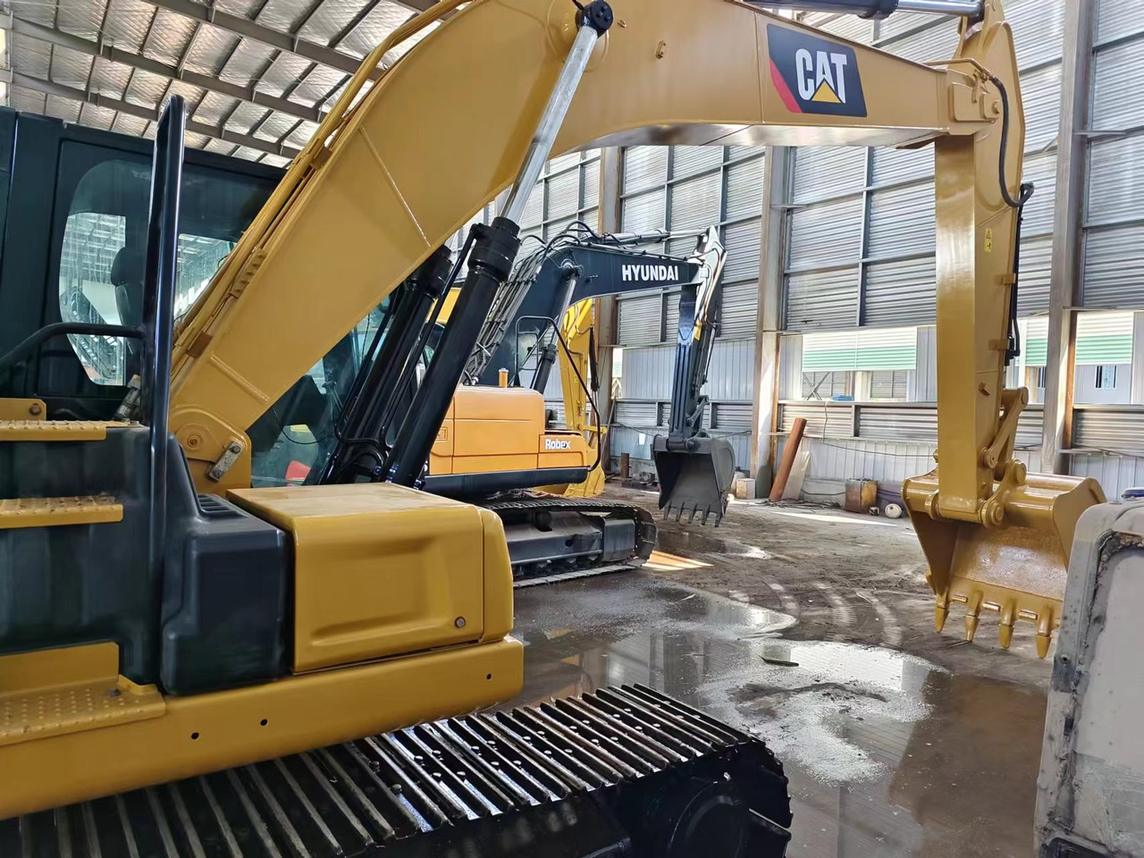 CATERPILLAR 320GC CAT 320 - 履带式挖掘机:图3 CATERPILLAR 320GC CAT 320 - 履带式挖掘机:图3