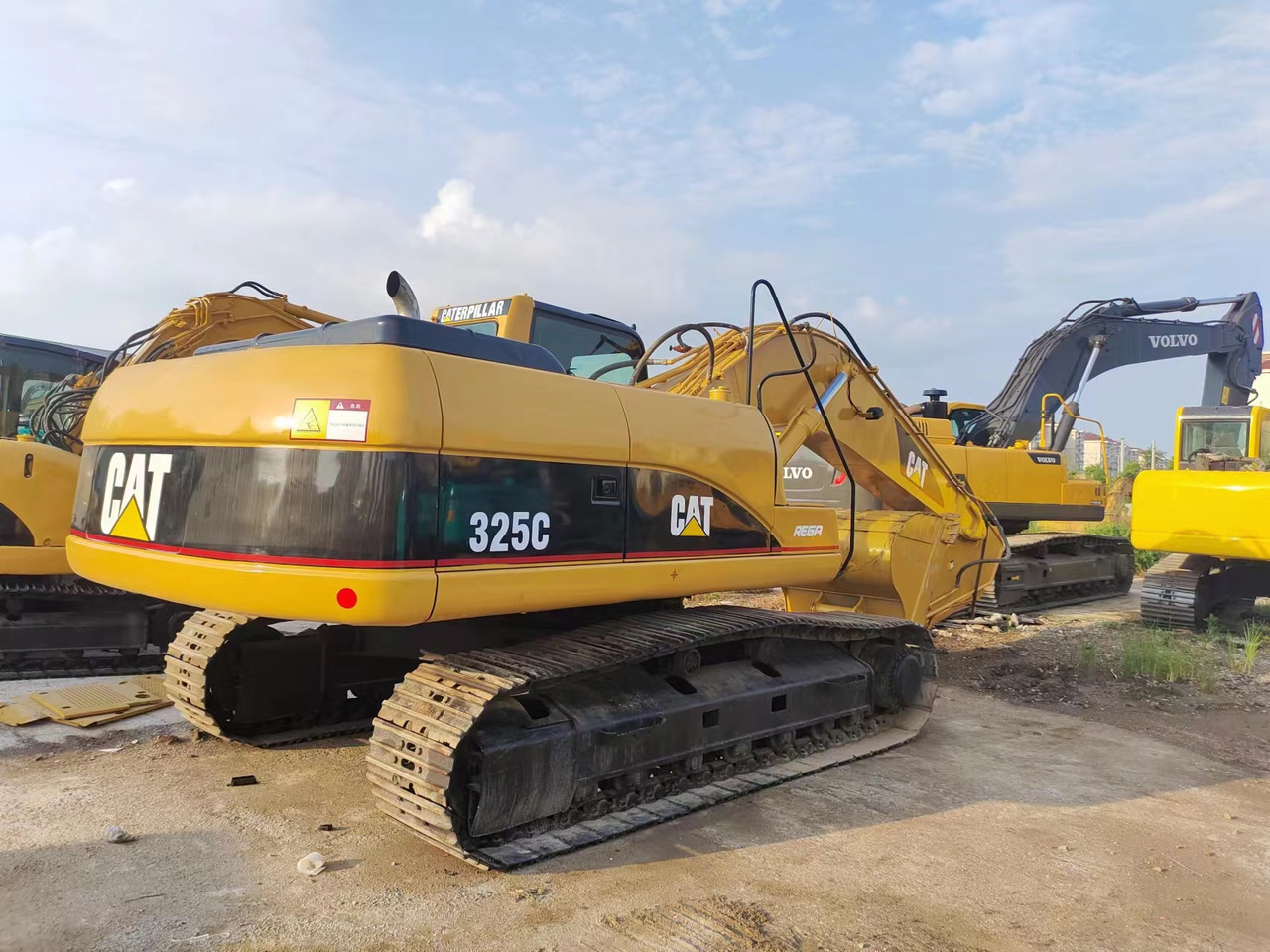 CATERPILLAR 325C - 履带式挖掘机:图2 CATERPILLAR 325C - 履带式挖掘机:图2