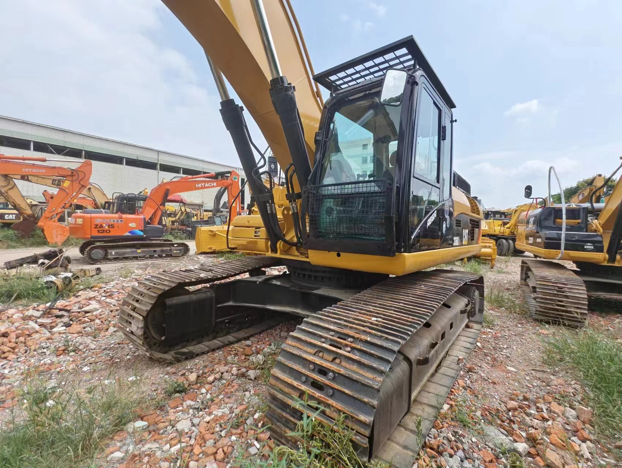 CATERPILLAR 336D2L CAT 336 - 履带式挖掘机:图3 CATERPILLAR 336D2L CAT 336 - 履带式挖掘机:图3