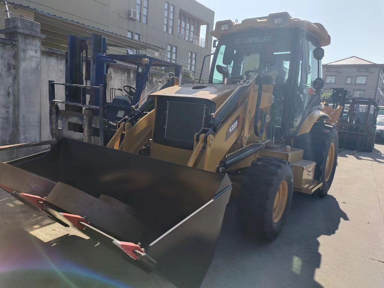 CATERPILLAR 420F - 反铲装载机:图2 CATERPILLAR 420F - 反铲装载机:图2