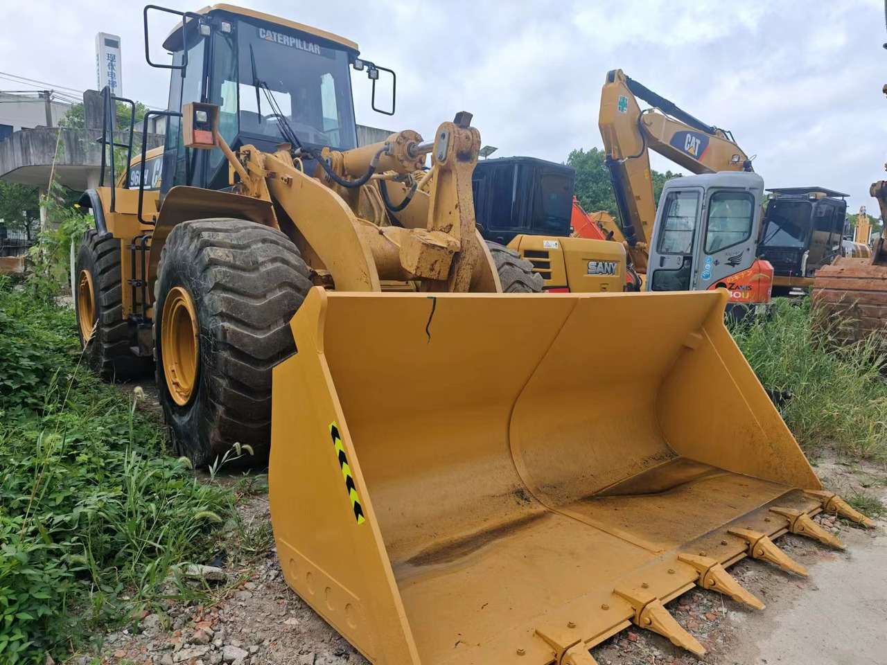 CATERPILLAR 966H - 轮式装载机:图1 CATERPILLAR 966H - 轮式装载机:图1
