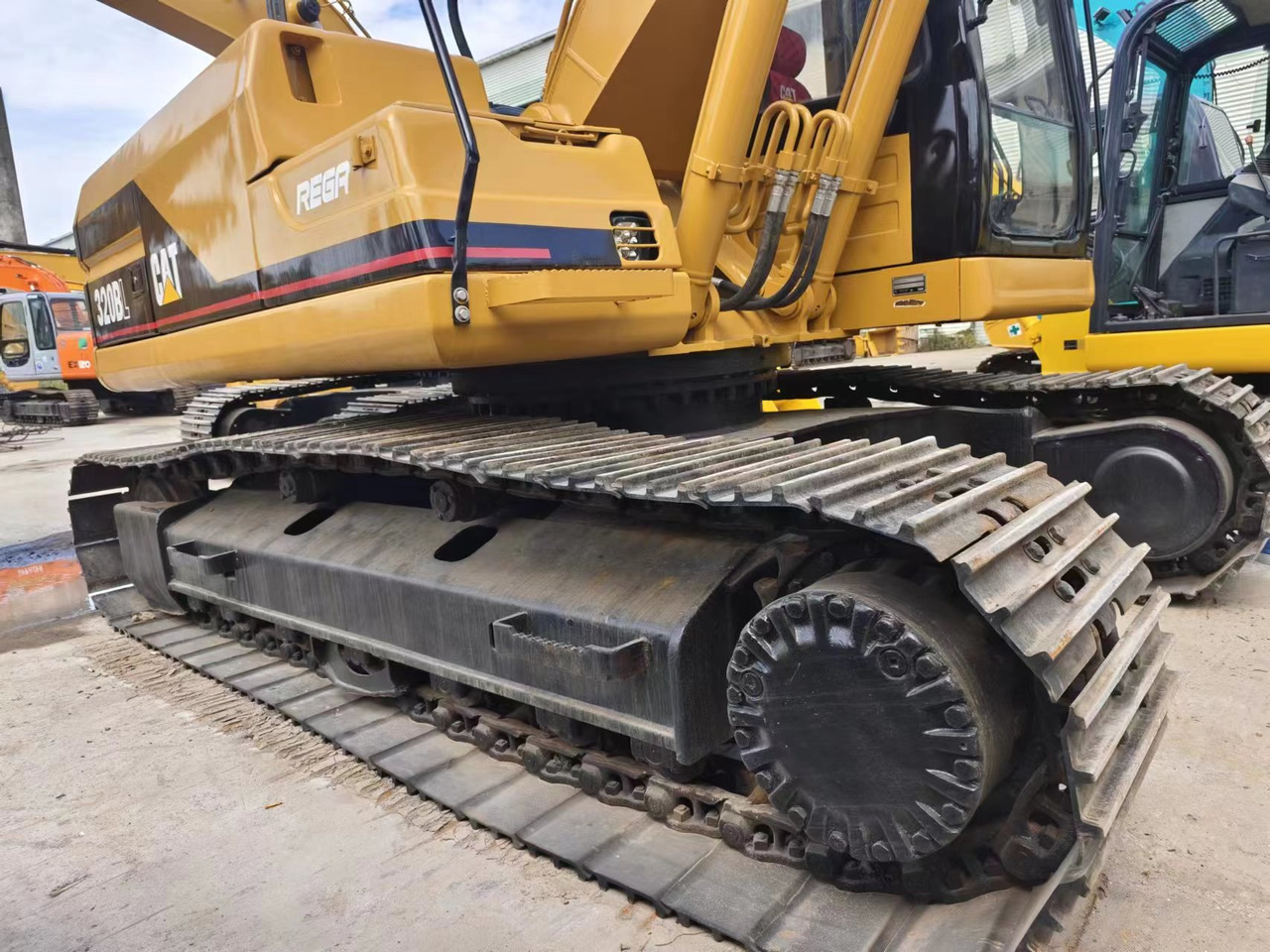 CATERPILLAR CAT 320BL - 履带式挖掘机:图3 CATERPILLAR CAT 320BL - 履带式挖掘机:图3