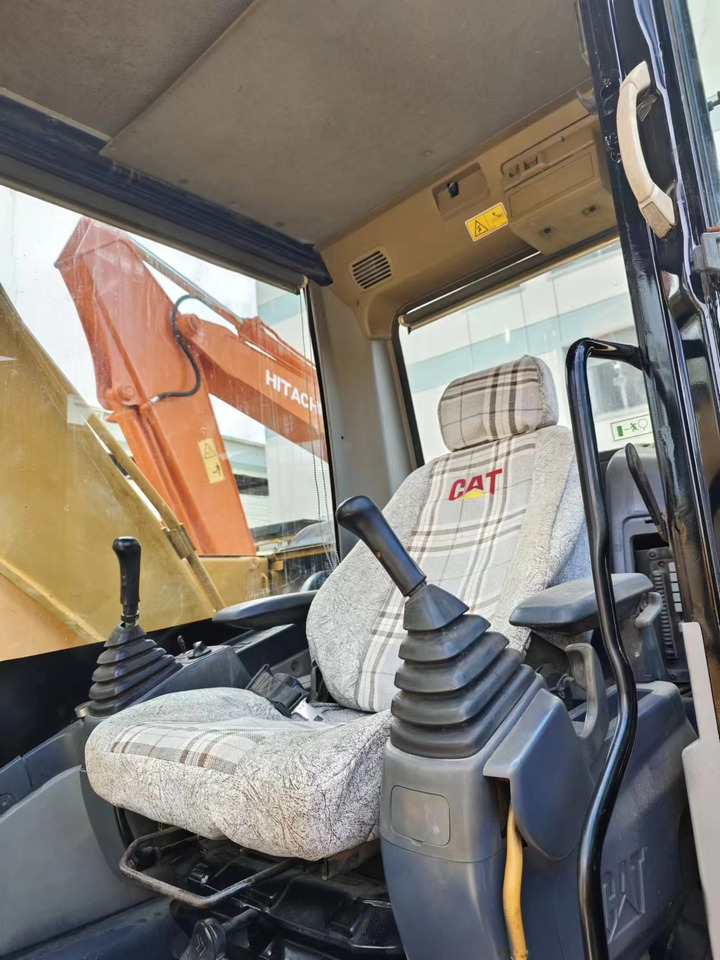 CATERPILLAR CAT 320D2 - 履带式挖掘机:图4 CATERPILLAR CAT 320D2 - 履带式挖掘机:图4