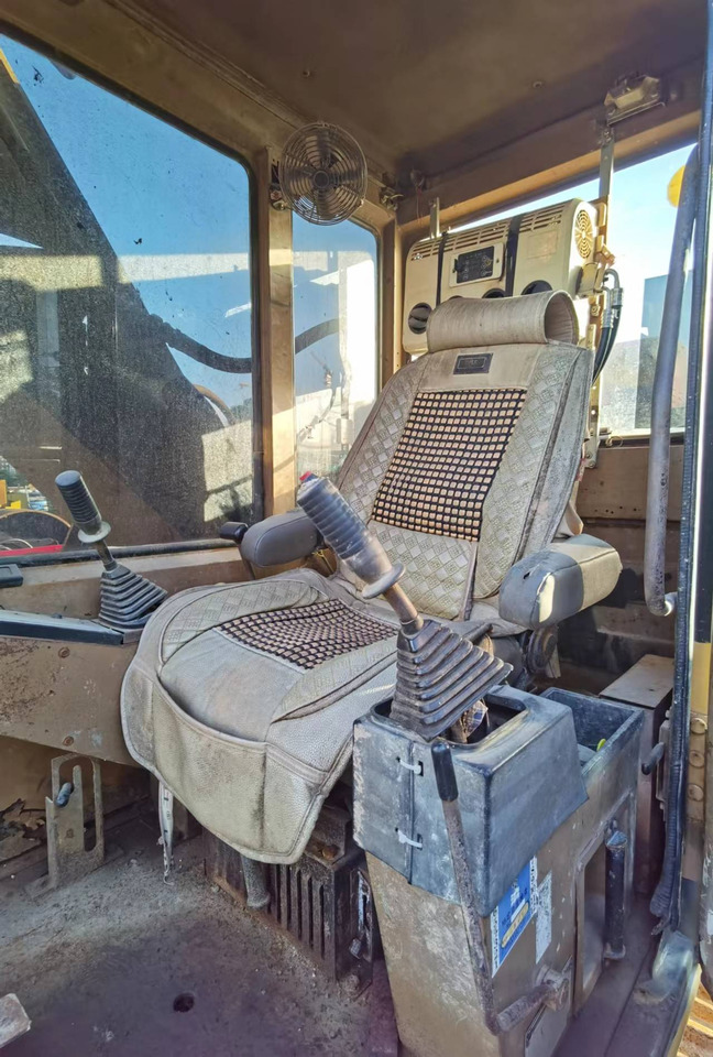 CATERPILLAR E200B - 履带式挖掘机:图4 CATERPILLAR E200B - 履带式挖掘机:图4