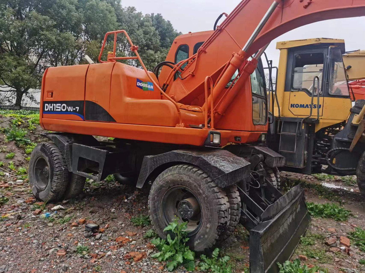 DOOSAN DH150W-7 - 轮式挖掘机:图4 DOOSAN DH150W-7 - 轮式挖掘机:图4