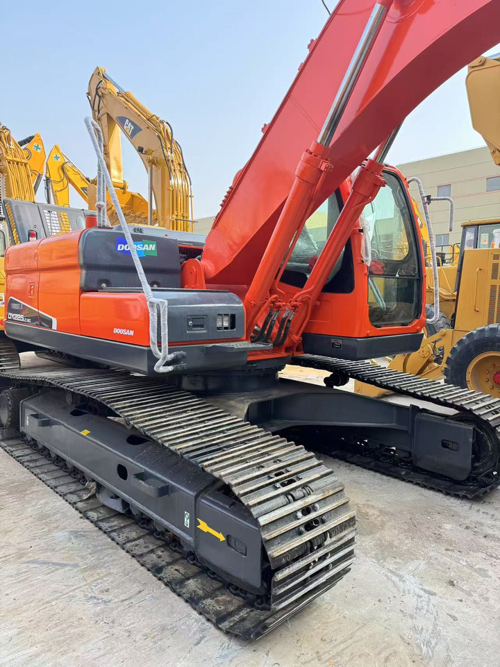 DOOSAN DX225 - 履带式挖掘机:图2 DOOSAN DX225 - 履带式挖掘机:图2