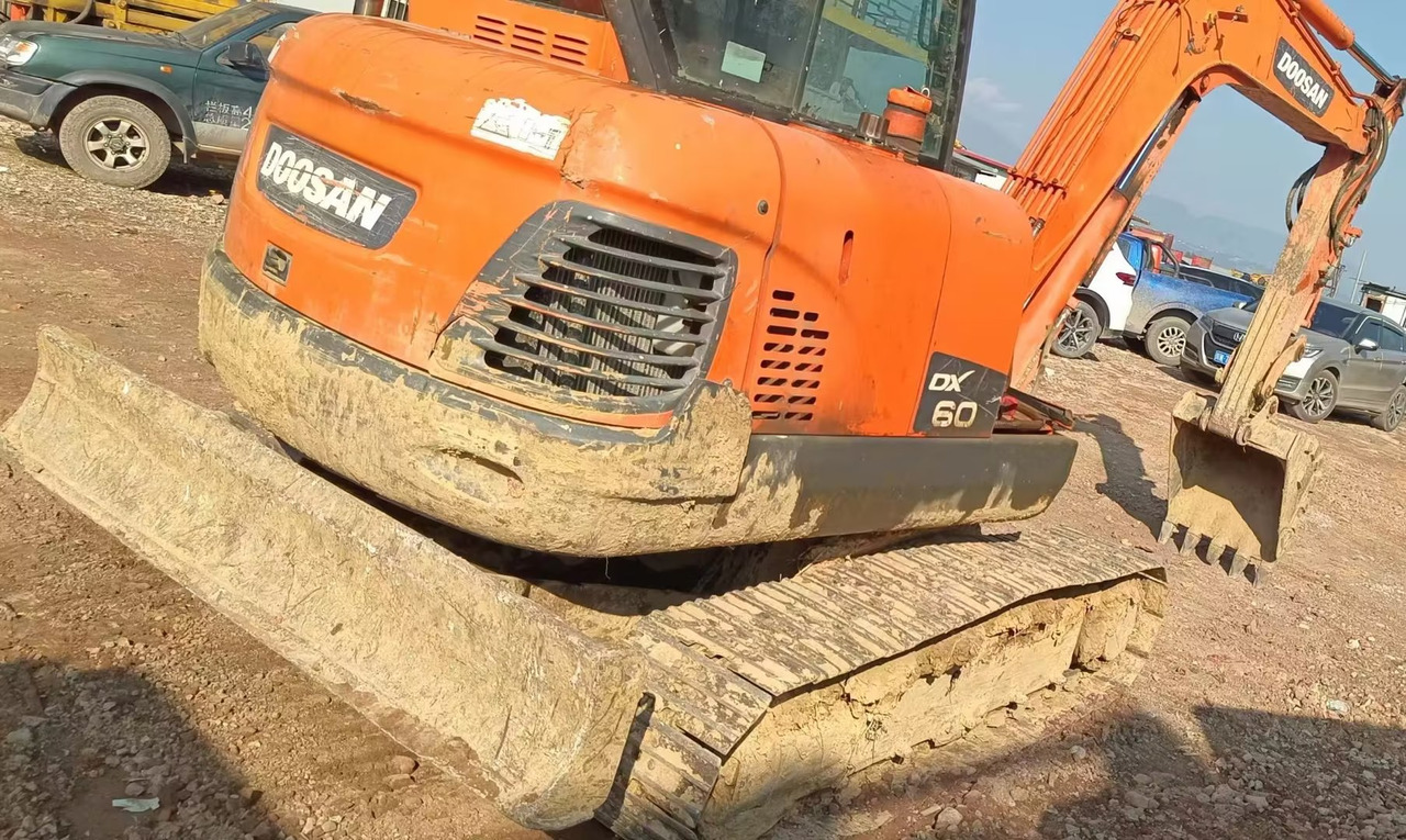 DOOSAN dx60 - 小型挖掘机:图3 DOOSAN dx60 - 小型挖掘机:图3
