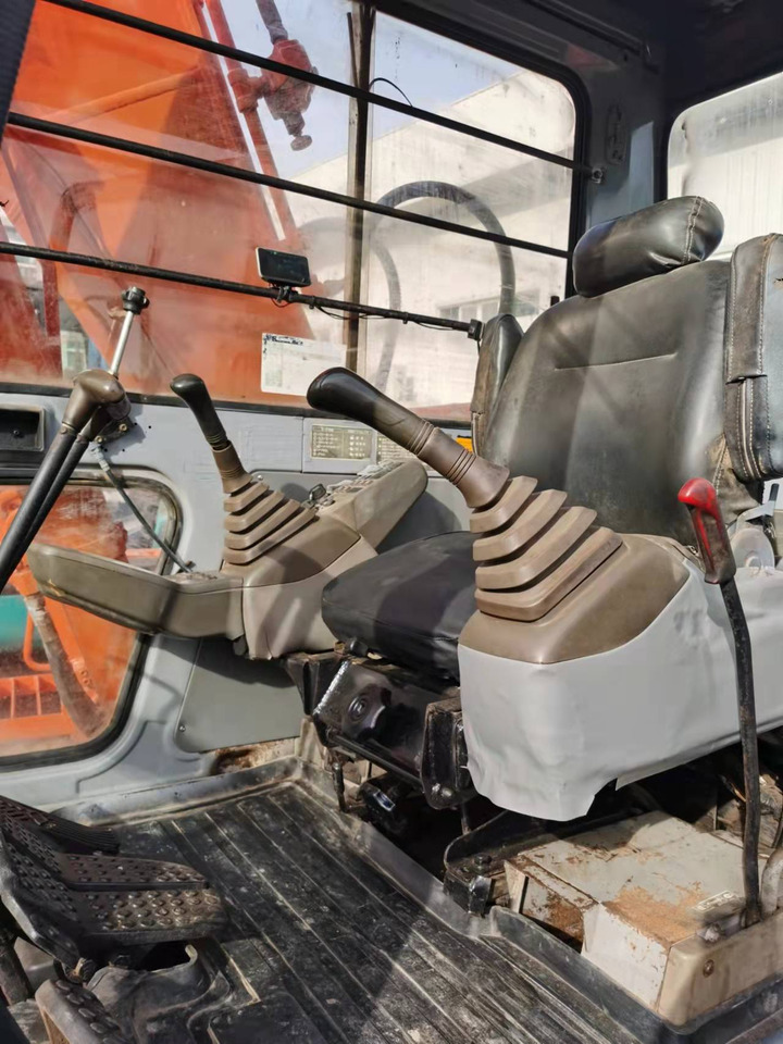 HITACHI EX120-2 - 履带式挖掘机:图5 HITACHI EX120-2 - 履带式挖掘机:图5