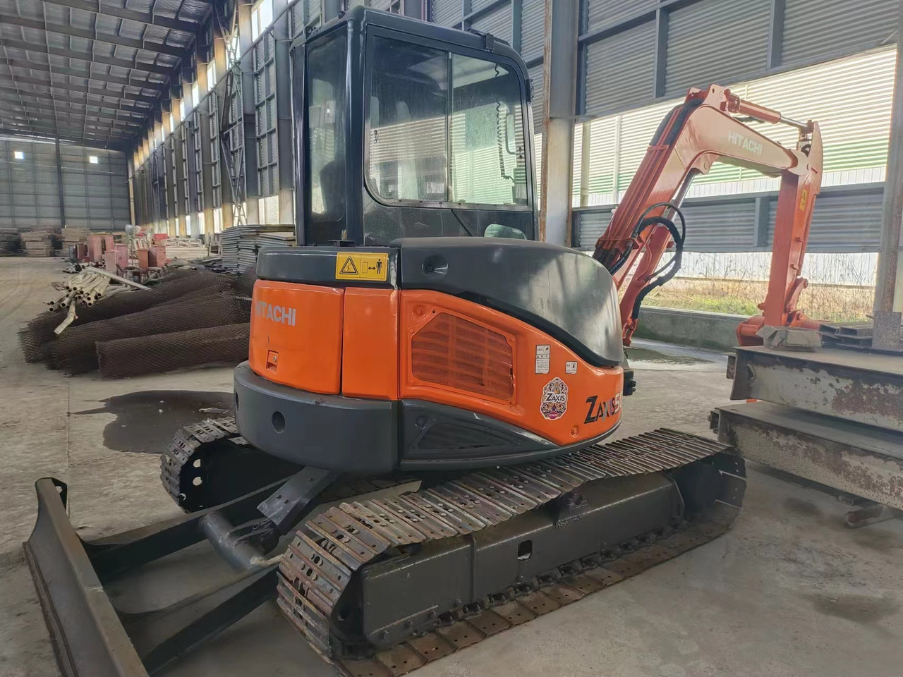 HITACHI ZX50U - 小型挖掘机:图3 HITACHI ZX50U - 小型挖掘机:图3