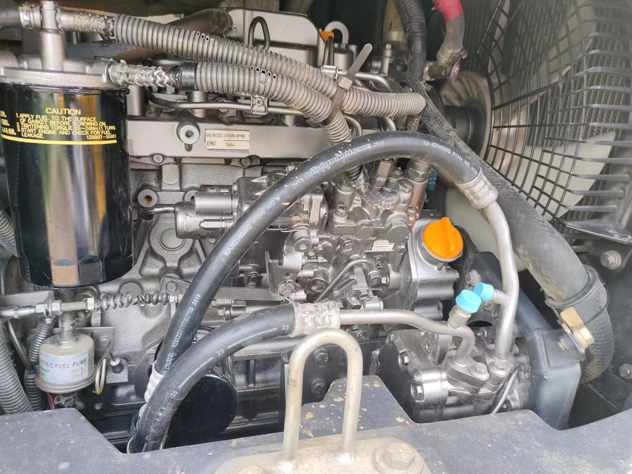 HITACHI ZX55 USR-5A - 小型挖掘机:图5 HITACHI ZX55 USR-5A - 小型挖掘机:图5