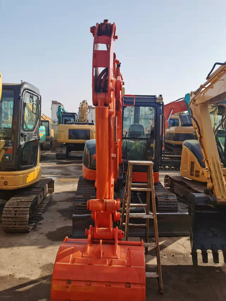 HITACHI ZX55 - 小型挖掘机:图2 HITACHI ZX55 - 小型挖掘机:图2