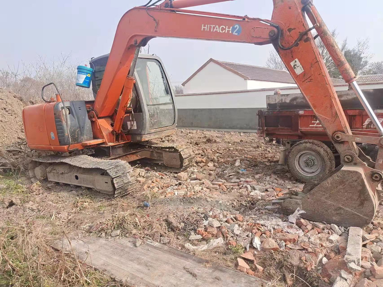 HITACHI ZX70 - 小型挖掘机:图3 HITACHI ZX70 - 小型挖掘机:图3