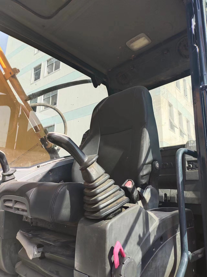HYUNDAI 220LC-9S 305LC-9T 385LC-9T - 履带式挖掘机:图3 HYUNDAI 220LC-9S 305LC-9T 385LC-9T - 履带式挖掘机:图3