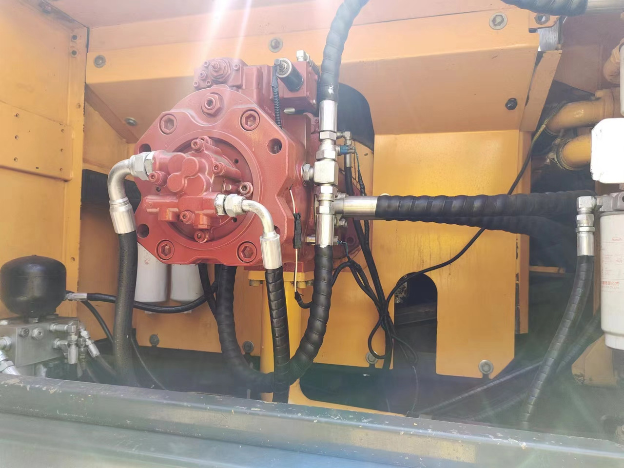 HYUNDAI R385LC-9T R305 R220 - 履带式挖掘机:图5 HYUNDAI R385LC-9T R305 R220 - 履带式挖掘机:图5