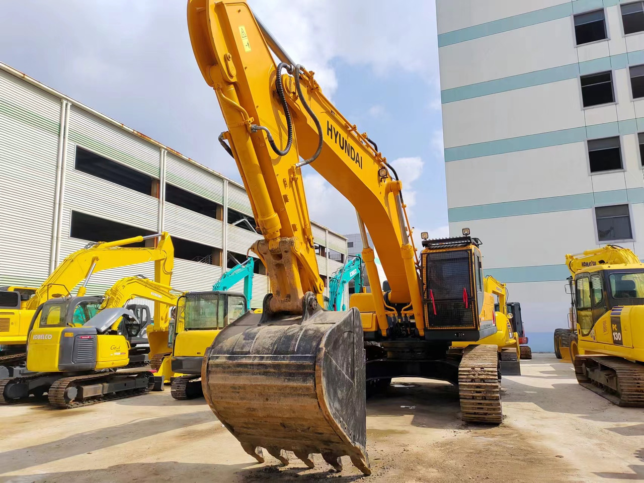 HYUNDAI R385LC-9T R305 R220 - 履带式挖掘机:图2 HYUNDAI R385LC-9T R305 R220 - 履带式挖掘机:图2