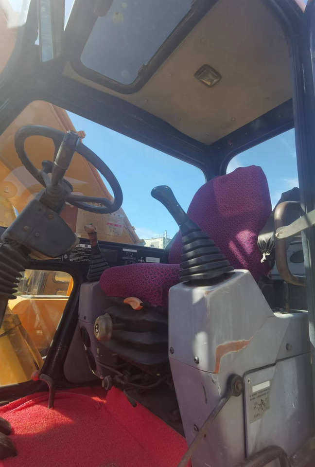 HYUNDAI ROBEX 210W-9 - 轮式挖掘机:图3 HYUNDAI ROBEX 210W-9 - 轮式挖掘机:图3