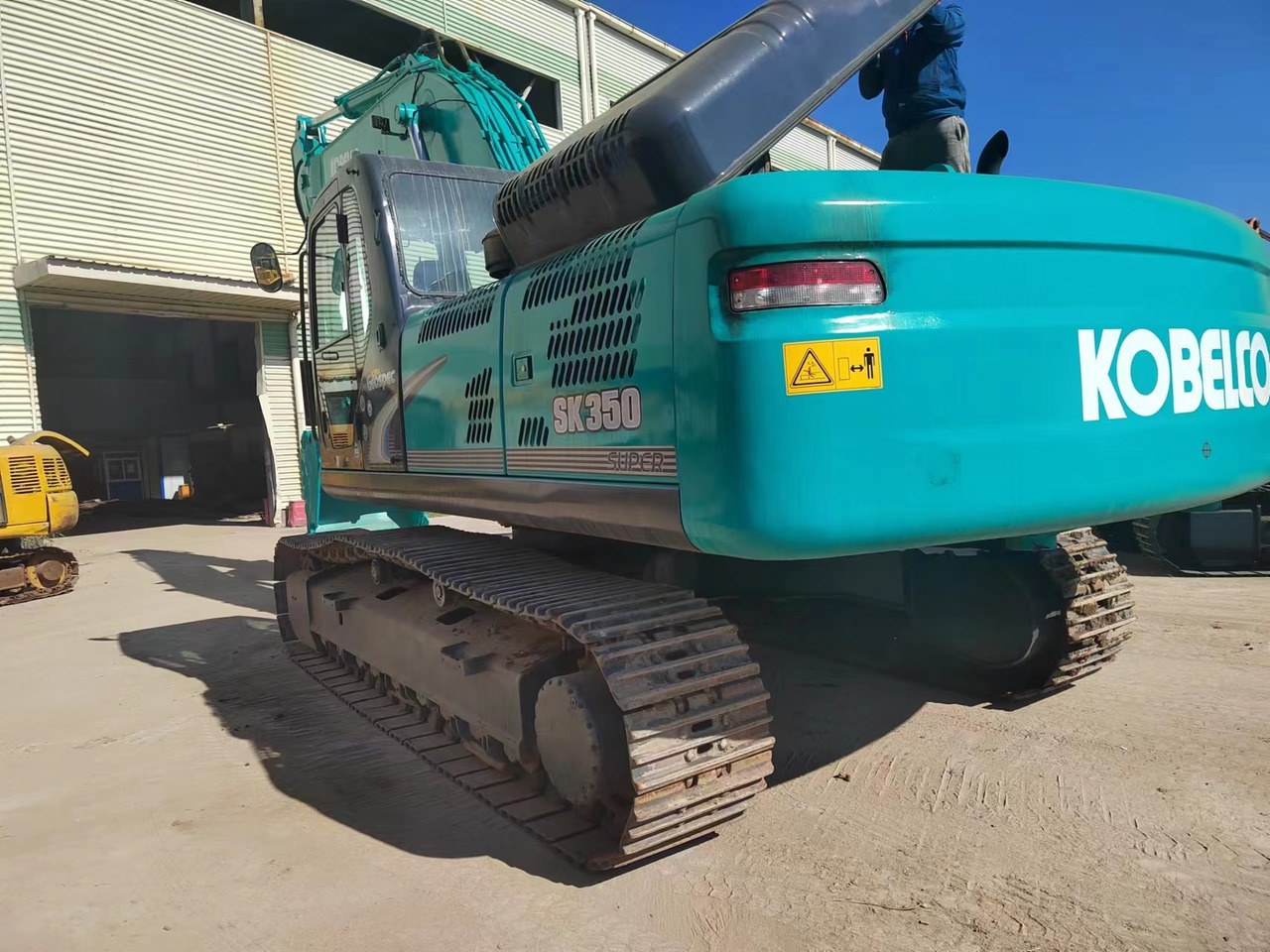 KOBELCO SK350LC-8 - 履带式挖掘机:图3 KOBELCO SK350LC-8 - 履带式挖掘机:图3