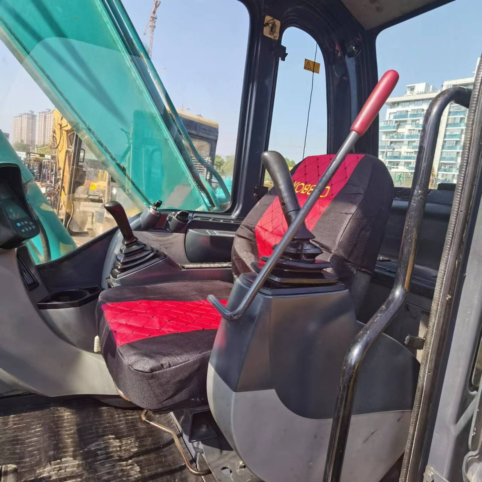 KOBELCO SK75 - 小型挖掘机:图3 KOBELCO SK75 - 小型挖掘机:图3