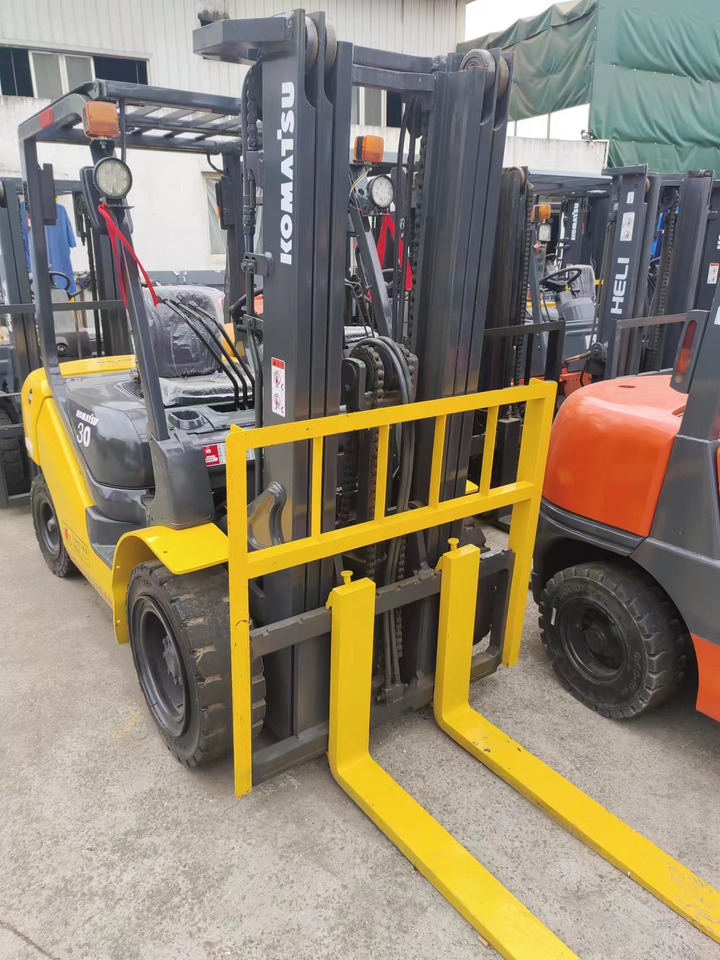 KOMATSU FD30 FD50 FD70 Japanese diesel forklift - 柴油叉车:图2 KOMATSU FD30 FD50 FD70 Japanese diesel forklift - 柴油叉车:图2
