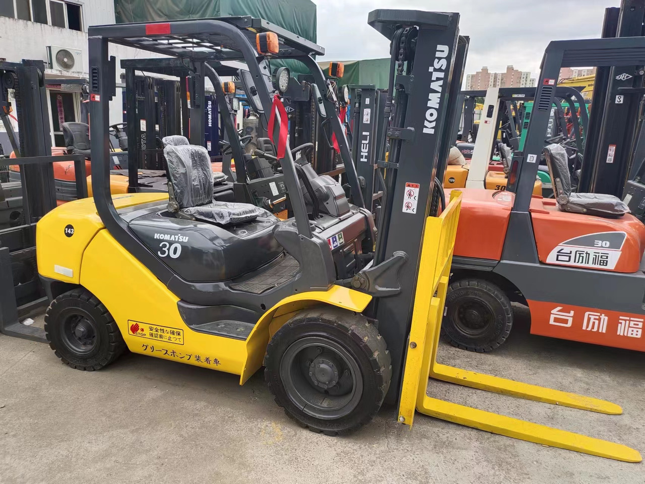 KOMATSU FD30 FD50 FD70 Japanese diesel forklift - 柴油叉车:图1 KOMATSU FD30 FD50 FD70 Japanese diesel forklift - 柴油叉车:图1