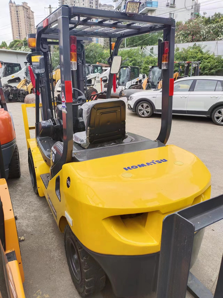 柴油叉车 KOMATSU FD30 FD50 FD70 Japanese diesel forklift:图7 柴油叉车 KOMATSU FD30 FD50 FD70 Japanese diesel forklift:图7