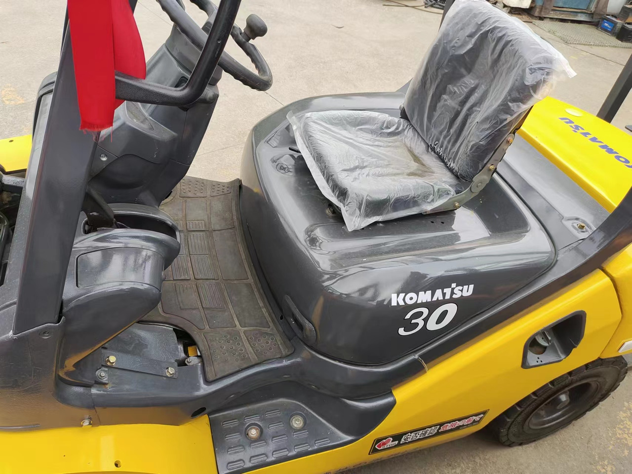 柴油叉车 KOMATSU FD30 FD50 FD70 Japanese diesel forklift:图6 柴油叉车 KOMATSU FD30 FD50 FD70 Japanese diesel forklift:图6