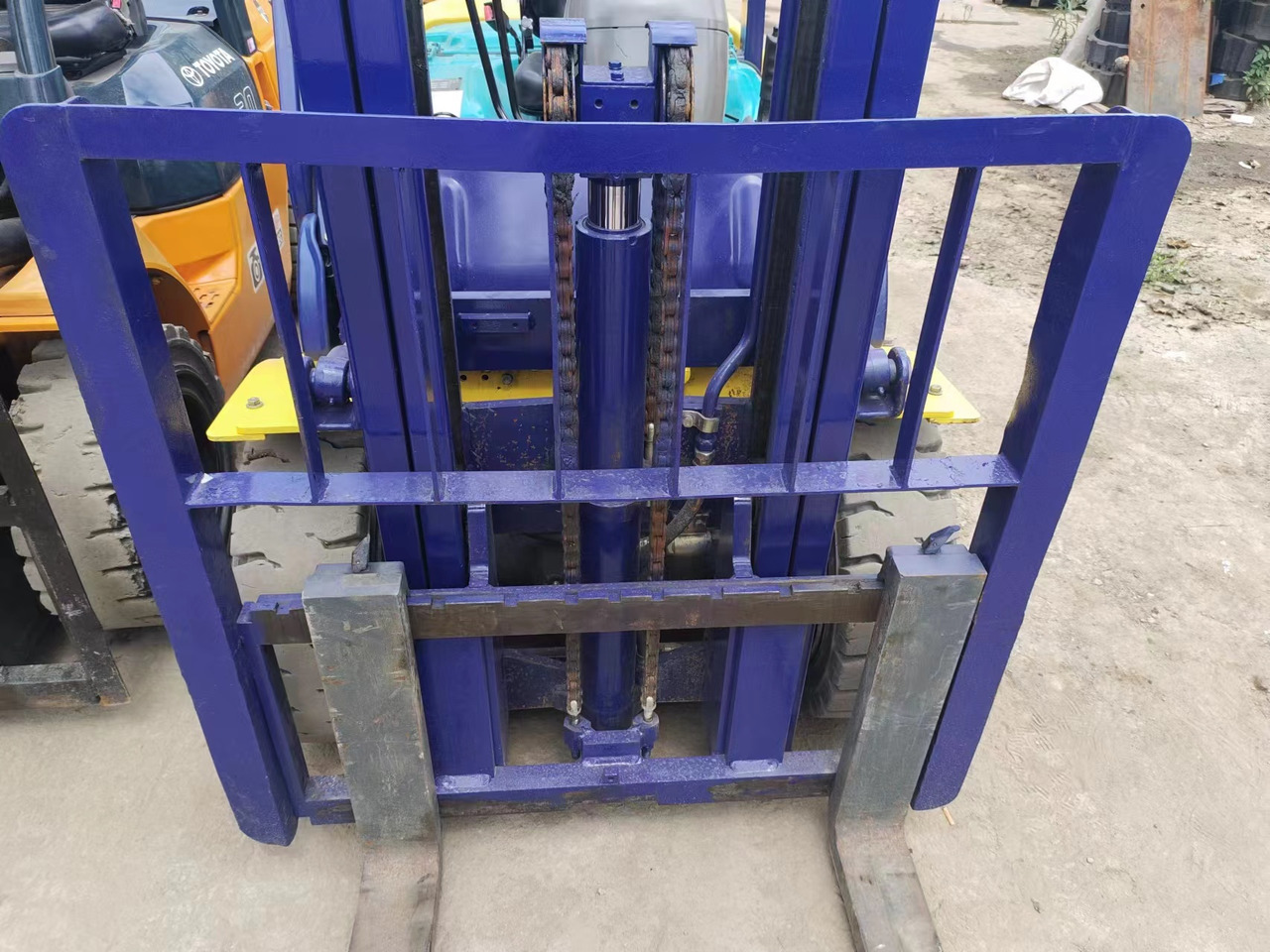 KOMATSU FD30 - 柴油叉车:图3 KOMATSU FD30 - 柴油叉车:图3