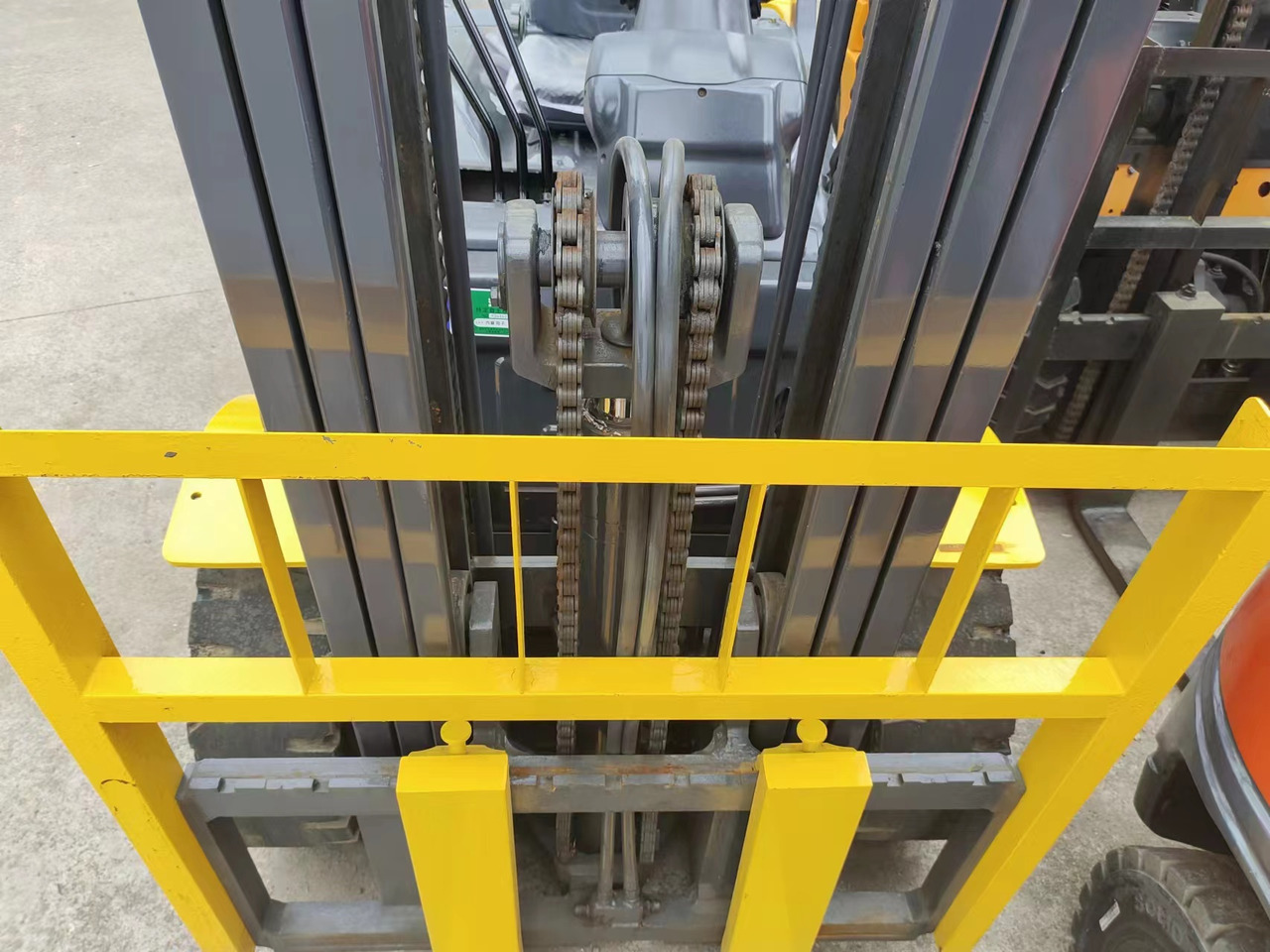 KOMATSU FD30 - 柴油叉车:图5 KOMATSU FD30 - 柴油叉车:图5