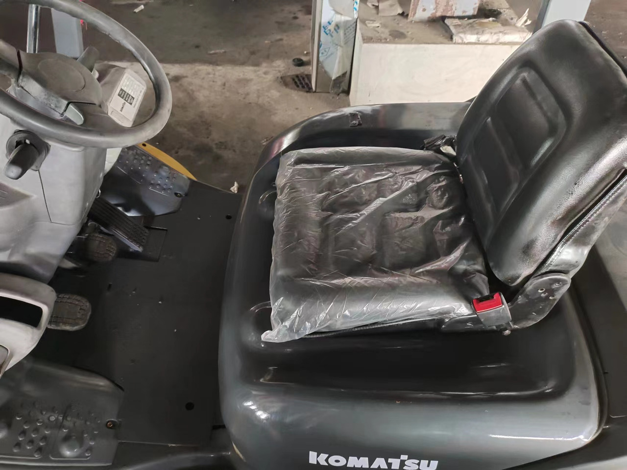 KOMATSU FD30 - 柴油叉车:图3 KOMATSU FD30 - 柴油叉车:图3