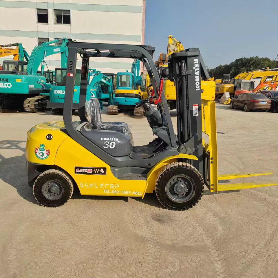 KOMATSU FD30 - 柴油叉车:图4 KOMATSU FD30 - 柴油叉车:图4