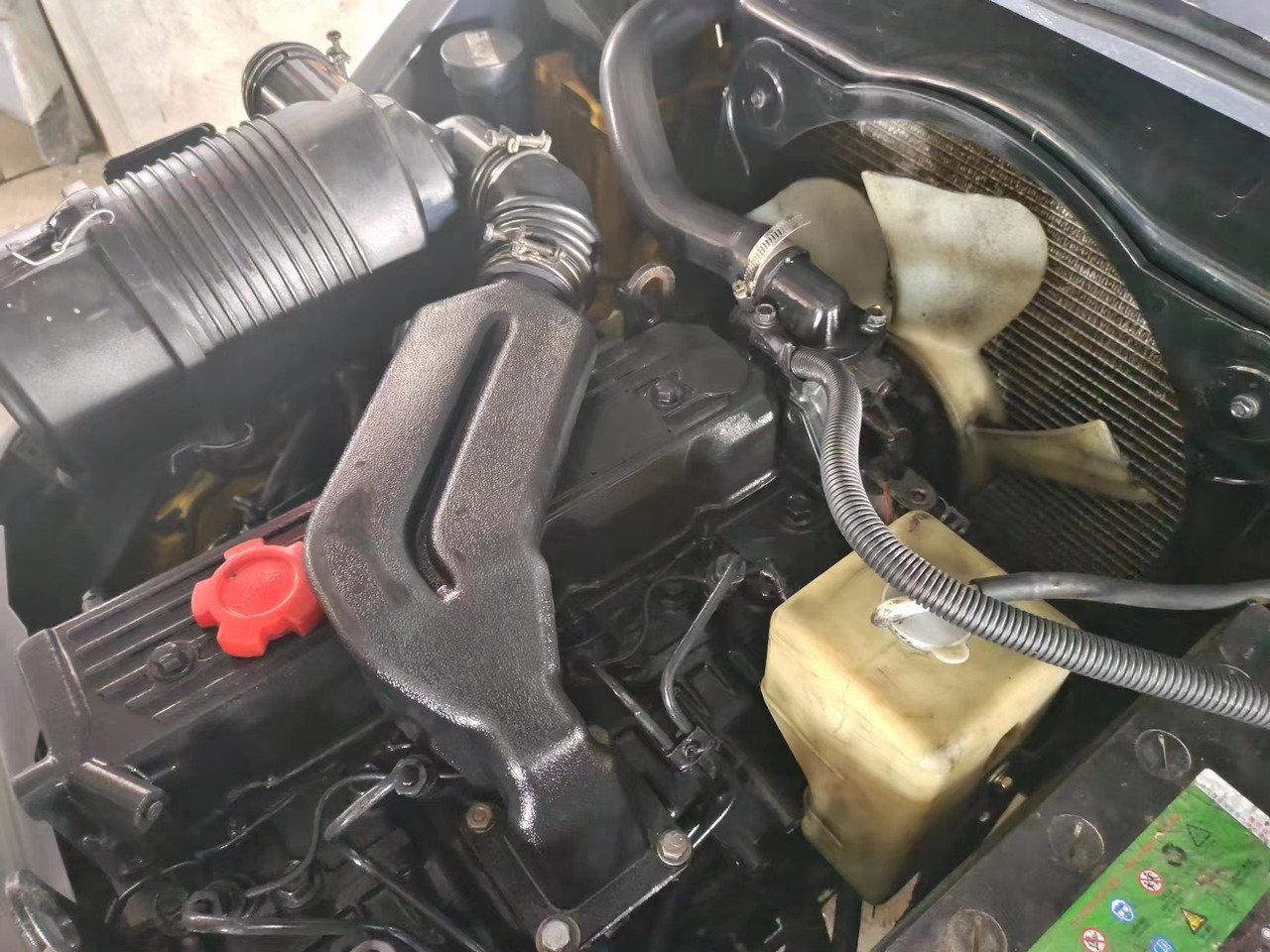 KOMATSU FD30 - 柴油叉车:图5 KOMATSU FD30 - 柴油叉车:图5