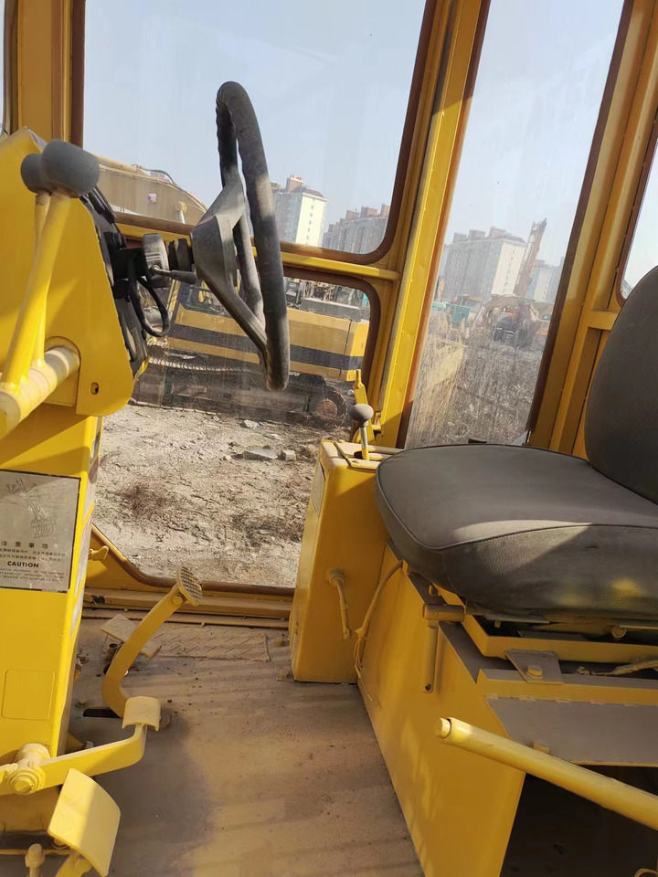 KOMATSU GD825A - 平路机:图4 KOMATSU GD825A - 平路机:图4