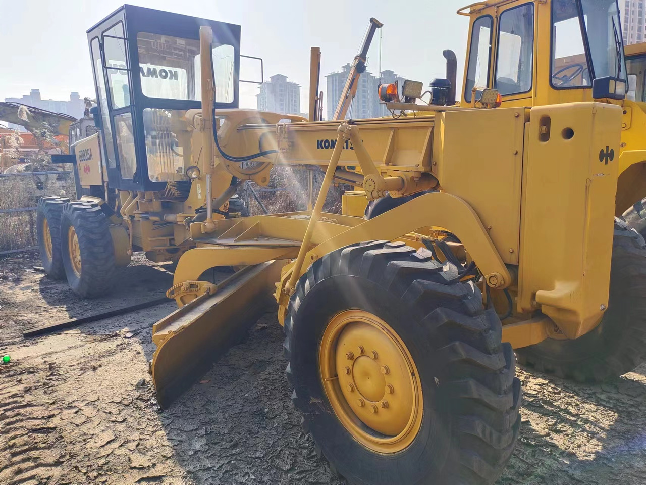 KOMATSU GD825A - 平路机:图5 KOMATSU GD825A - 平路机:图5
