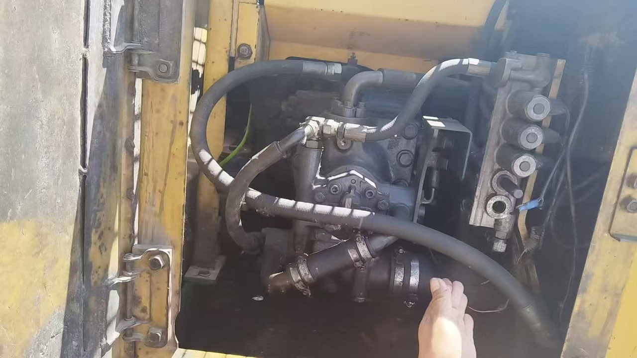 KOMATSU PC120-6 - 履带式挖掘机:图3 KOMATSU PC120-6 - 履带式挖掘机:图3
