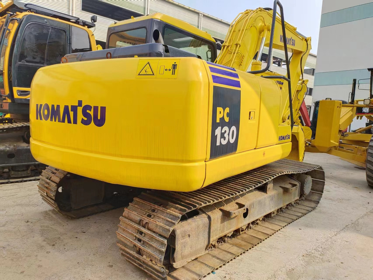 KOMATSU PC130-7 - 履带式挖掘机:图2 KOMATSU PC130-7 - 履带式挖掘机:图2
