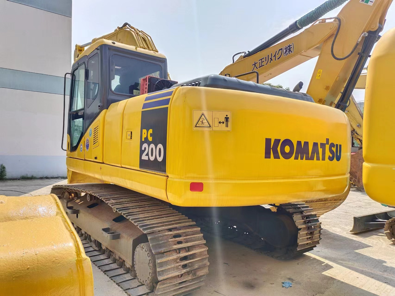 KOMATSU PC200-7 - 履带式挖掘机:图2 KOMATSU PC200-7 - 履带式挖掘机:图2