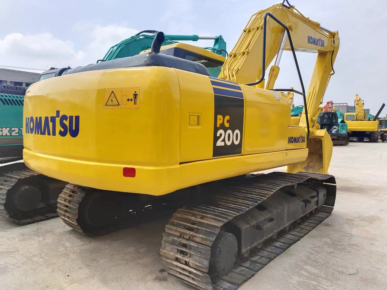 KOMATSU PC200-7 - 履带式挖掘机:图2 KOMATSU PC200-7 - 履带式挖掘机:图2