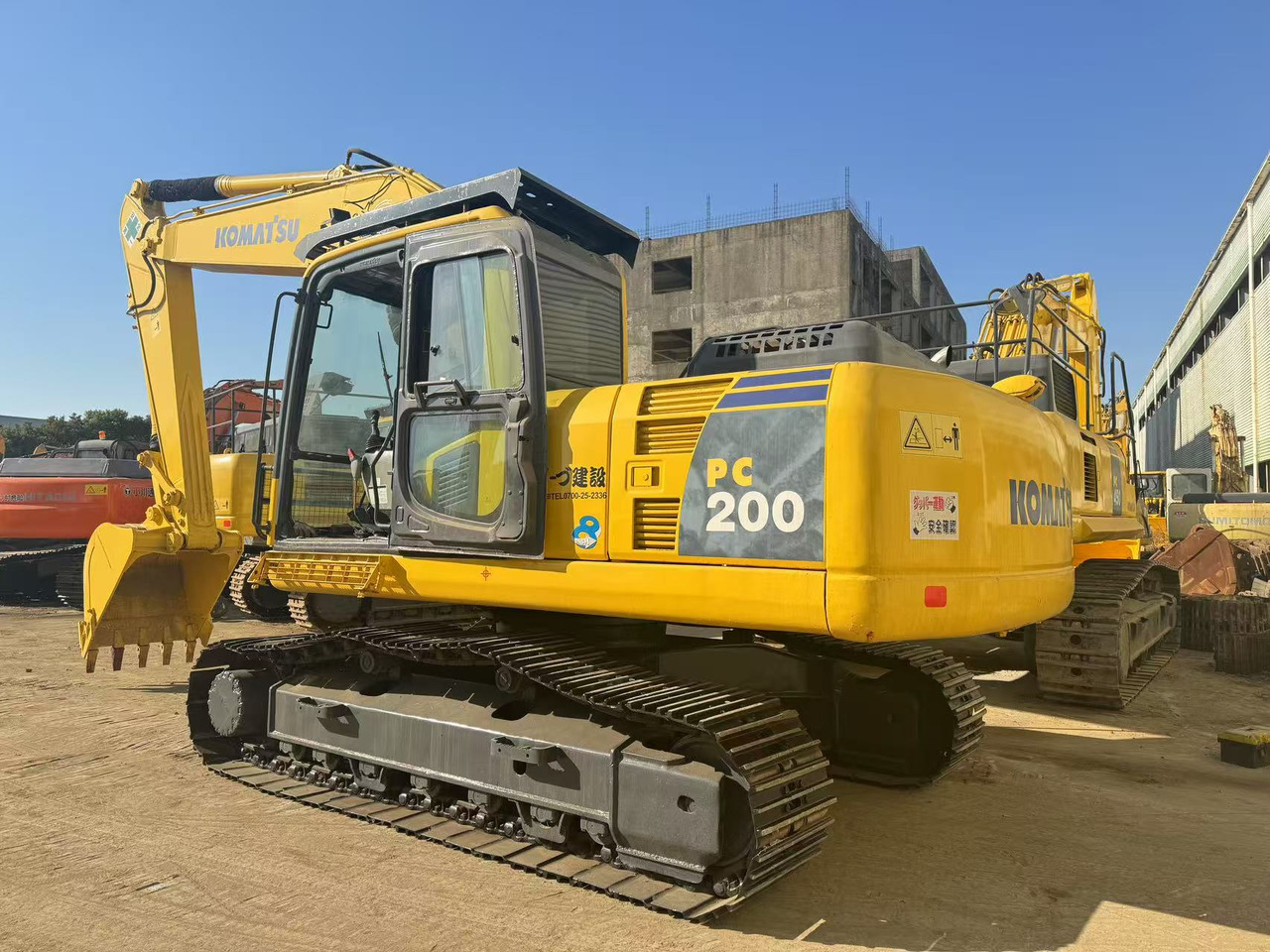 KOMATSU PC200-8 - 履带式挖掘机:图2 KOMATSU PC200-8 - 履带式挖掘机:图2