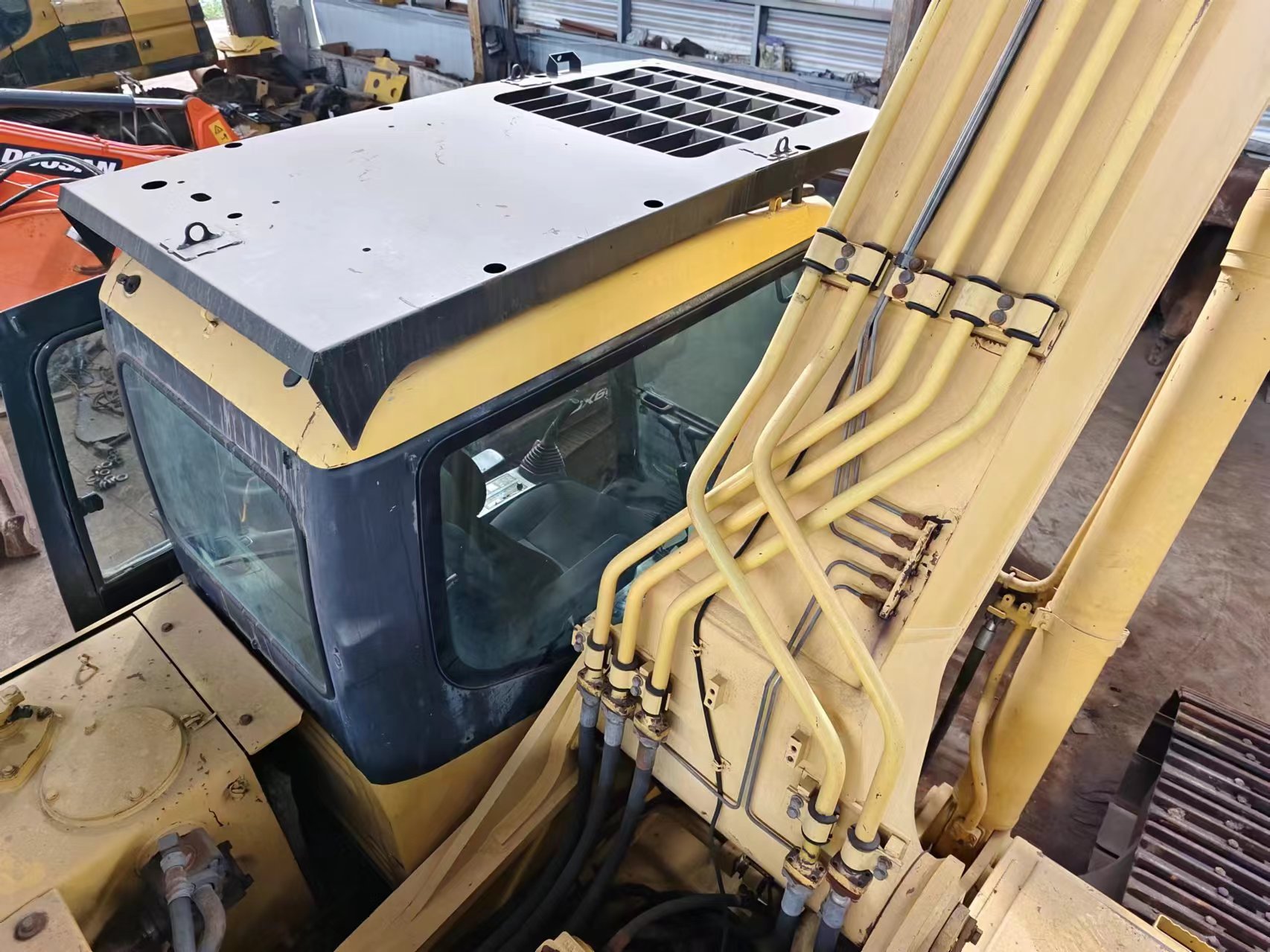 履带式挖掘机 KOMATSU PC400-7：图10