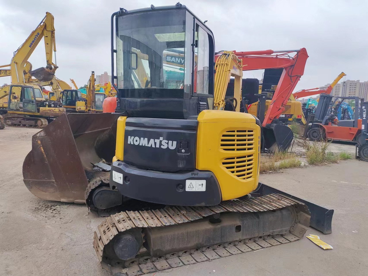 KOMATSU PC40MR - 小型挖掘机:图2 KOMATSU PC40MR - 小型挖掘机:图2