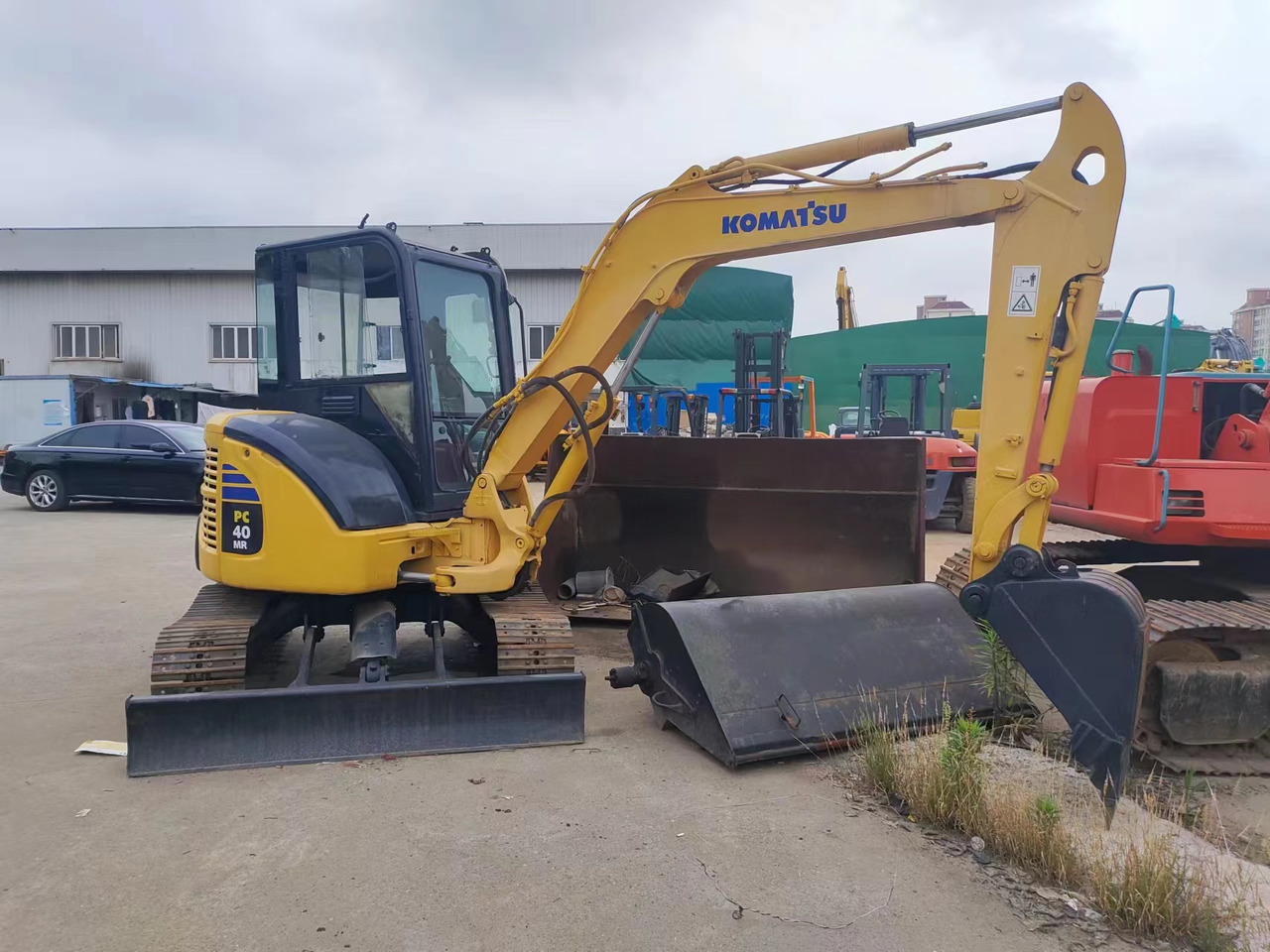 KOMATSU PC40MR - 小型挖掘机:图3 KOMATSU PC40MR - 小型挖掘机:图3