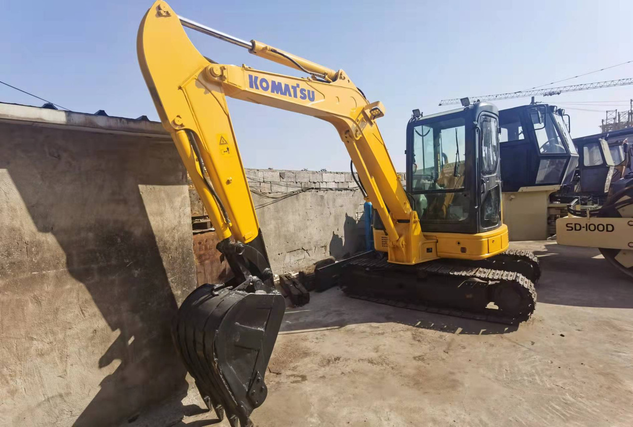 KOMATSU PC55MR-2 - 小型挖掘机:图2 KOMATSU PC55MR-2 - 小型挖掘机:图2