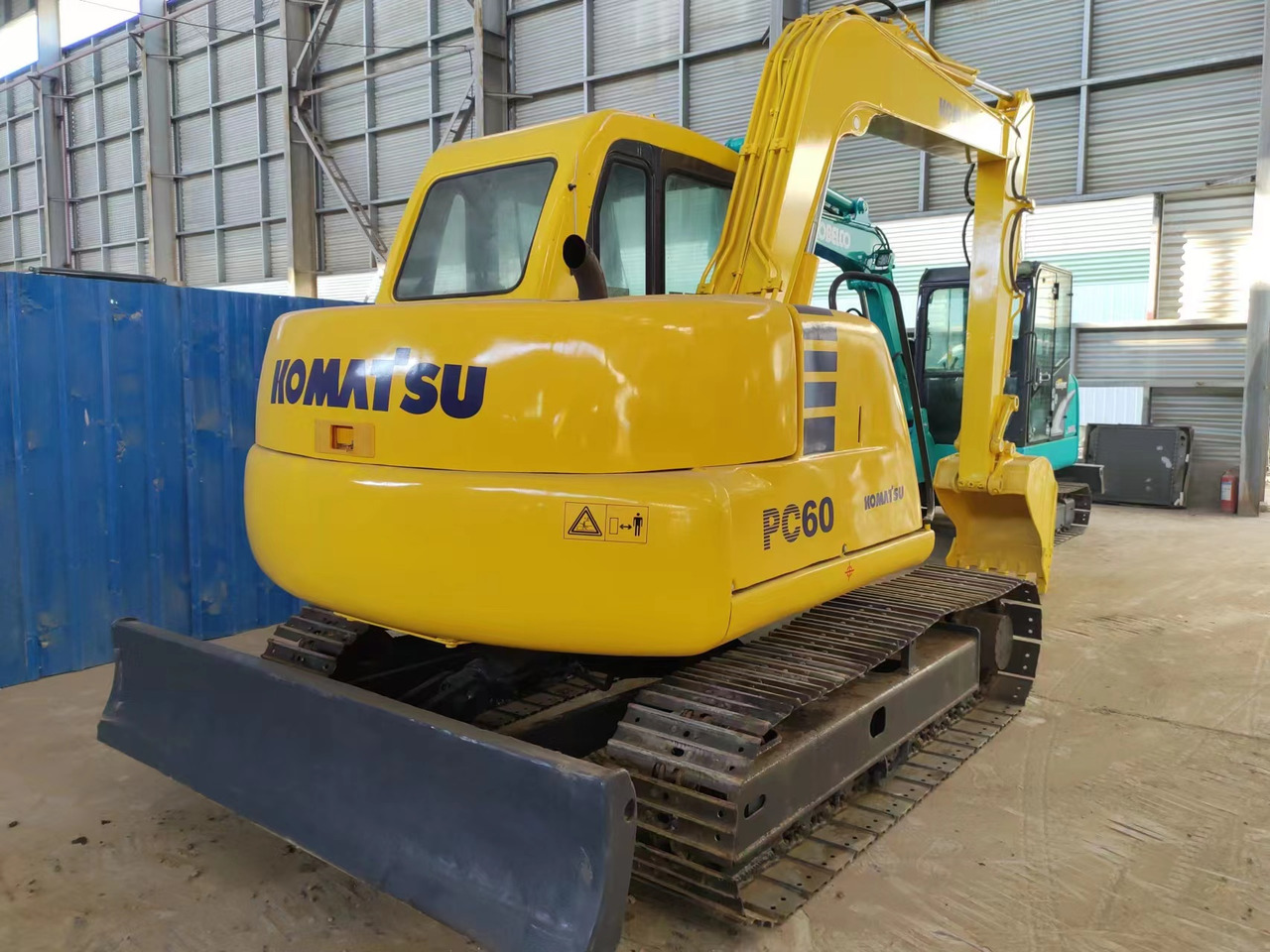 KOMATSU PC60-7 - 履带式挖掘机:图3 KOMATSU PC60-7 - 履带式挖掘机:图3